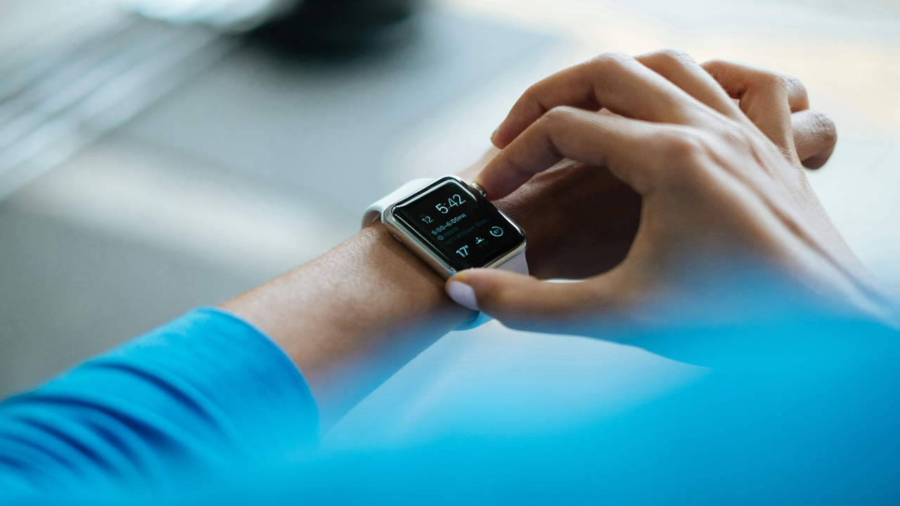 Read more about the article Wearable Health Devices Are Revolutionizing Personal Health and Fitness Tracking